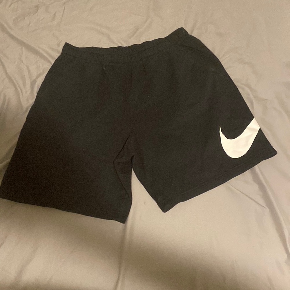 Nike shorts - Picture 1 of 1